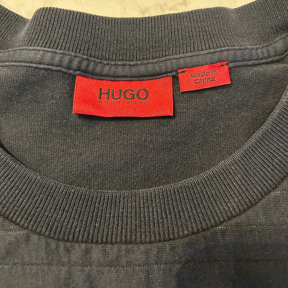HUGO Men's Dark Gray Crewneck Sweater